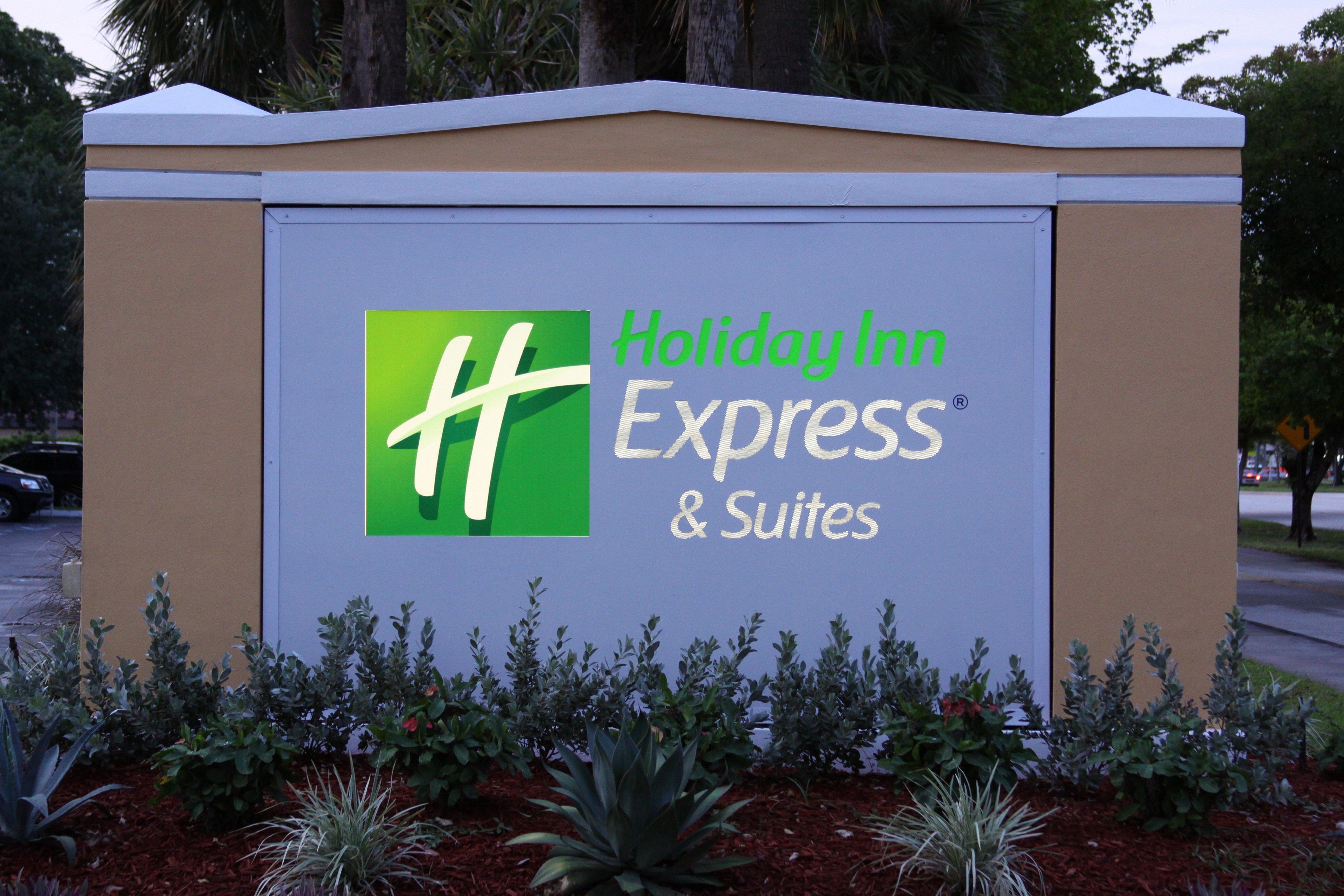 Holiday Inn Express Hotel & Suites Ft. Lauderdale-Plantation By Ihg Udogodnienia zdjęcie